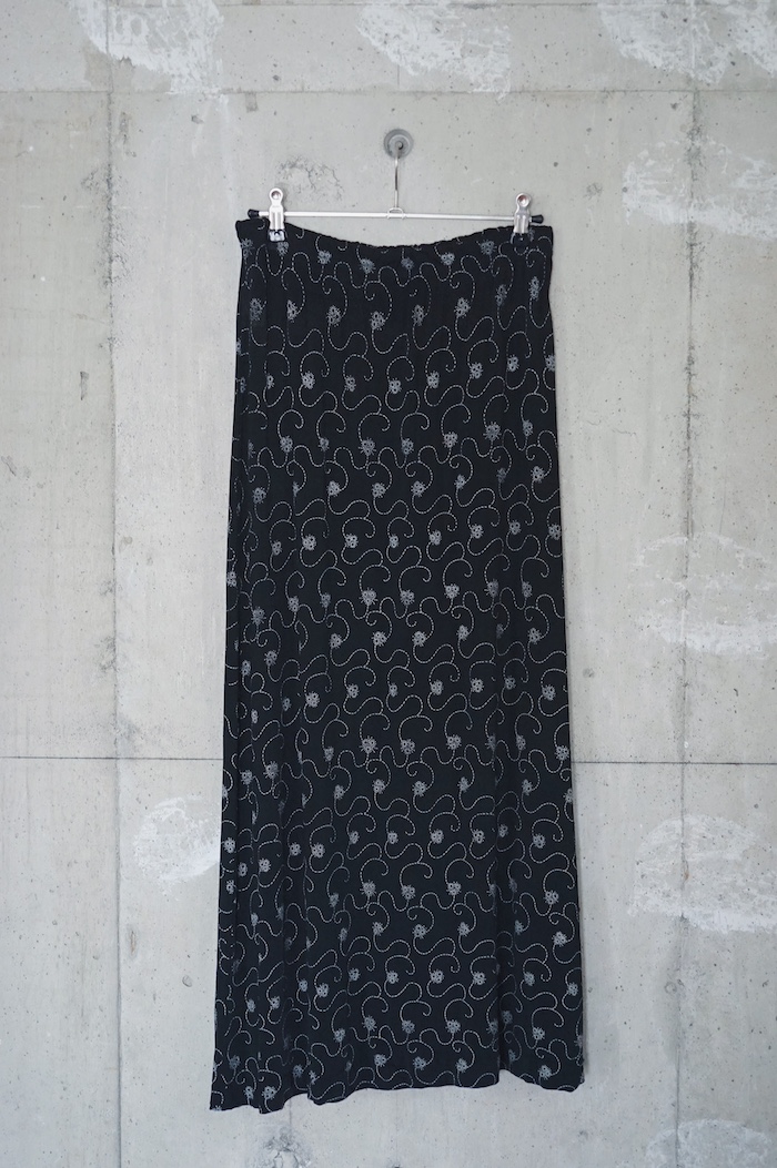 Flower printed slinky skirt / Black