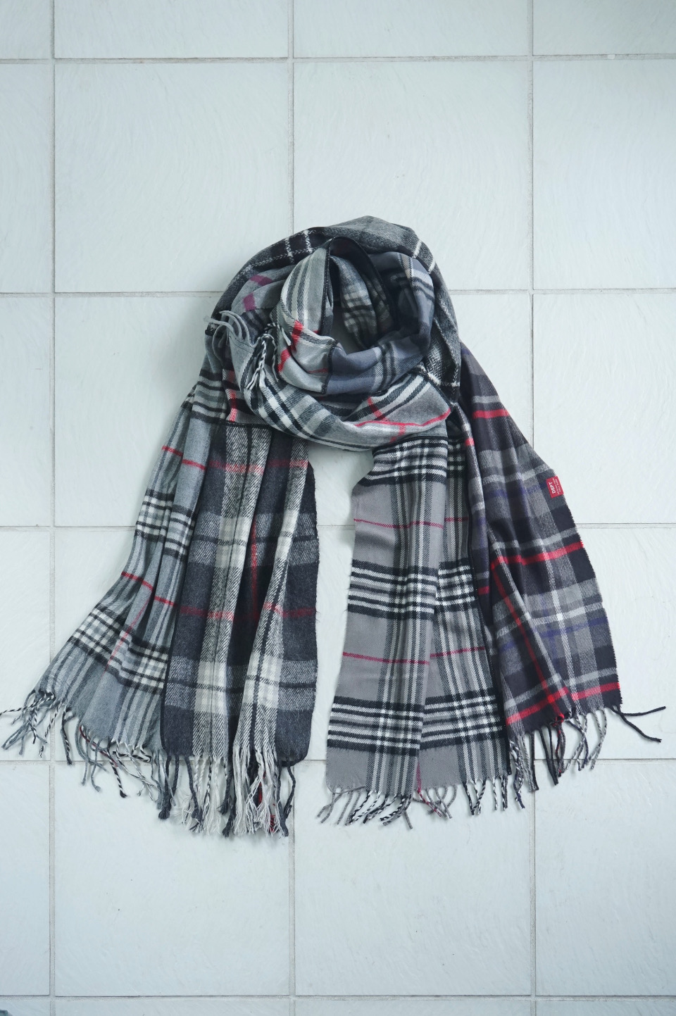 DEPT CRAZY CHECK LONG SCARF / 511 Grey tone