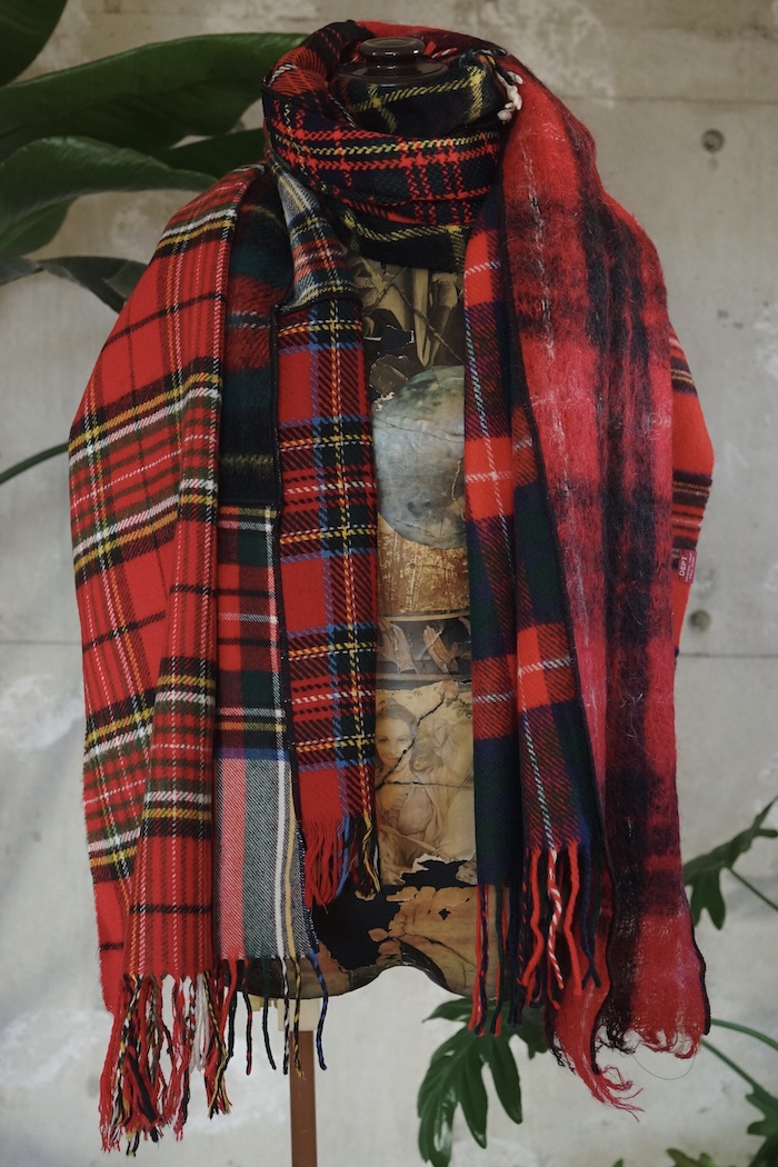 DEPT CRAZY CHECK STOLE / Red